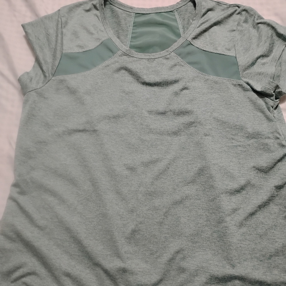 Short Sleeve Crewneck Top in Sage Green